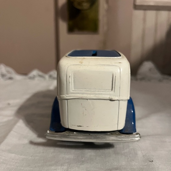 Vintage White and Blue Model Van - Picture 4 of 10